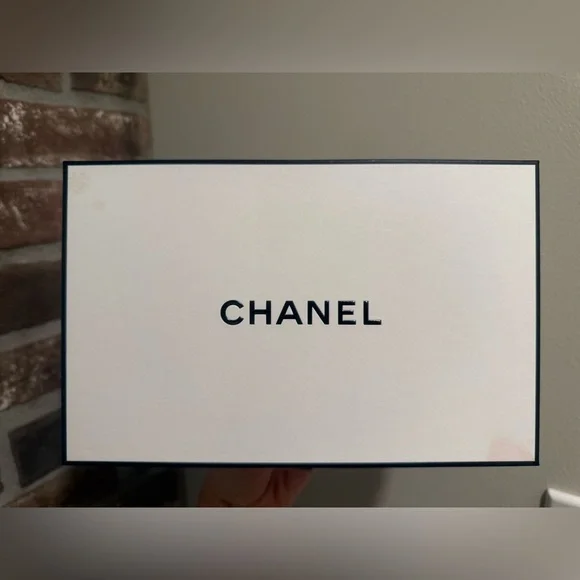 Authentic Chanel gift box - EMPTY - Picture 7 of 7